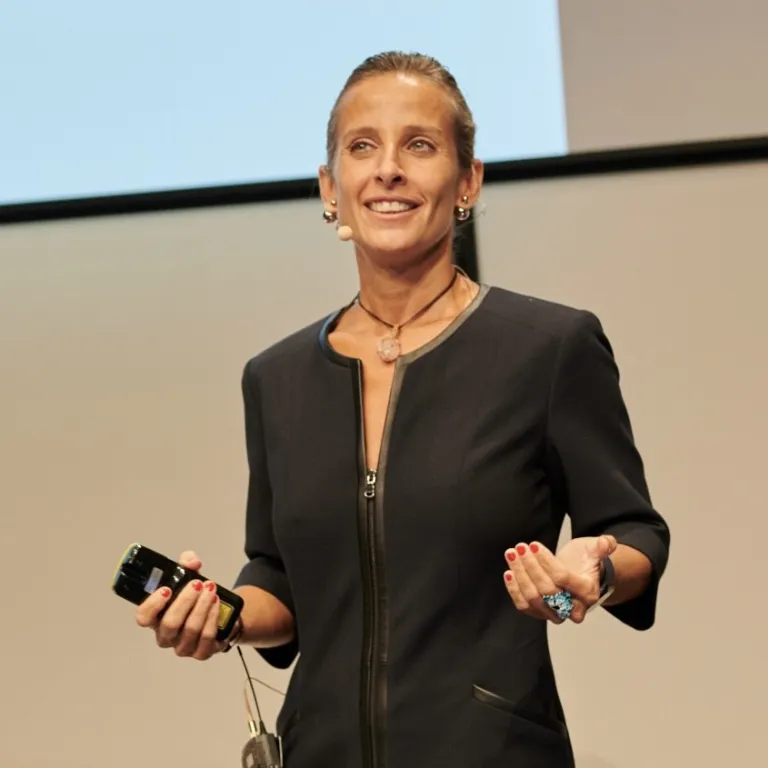 Une perspective humaine, culturelle et créative sur l’IA et les technologies – Géraldine Maouchi