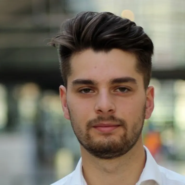 Les assistants IA vont changer le quotidien des PME (Alexis ROCCO, Les Prompts d'Alexis)