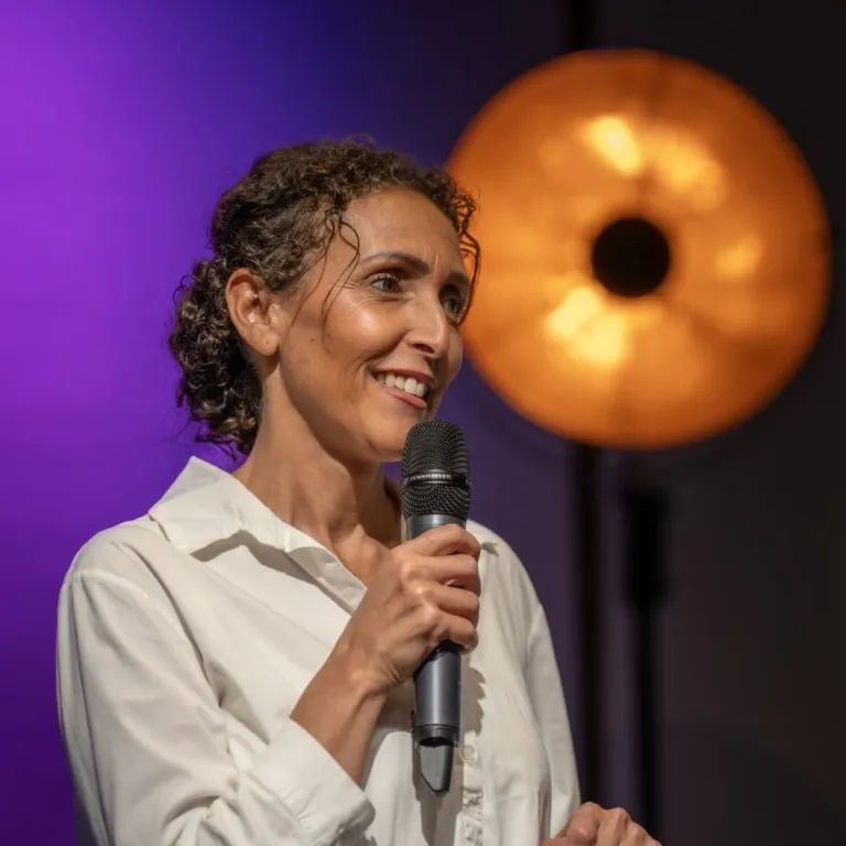 Pourquoi la transformation IA des entreprises commence (vraiment) par la fonction RH (Lobna Calleja, Besoin de rien, envie d'IA)